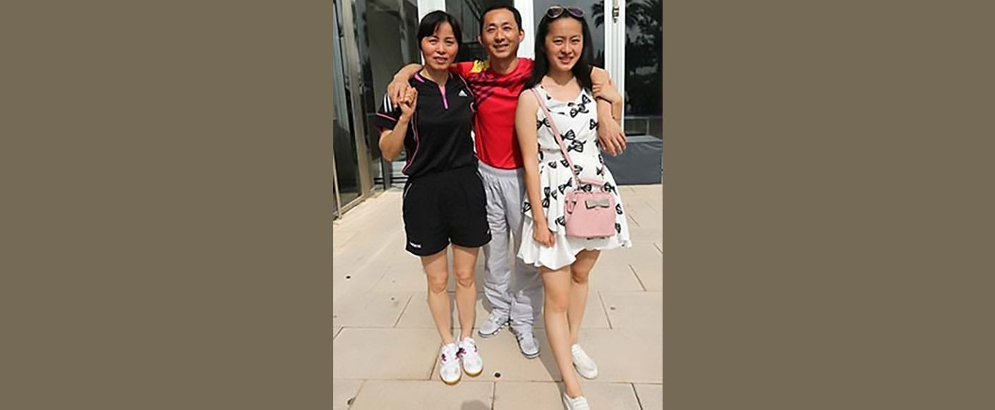 left to right; Wang Xiao Ping, Wang Gong Guo and daughter Wang Ming Ke – Photo By: Jiang Shao