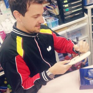 In 2015. Timo visits a retailer in Tokyo and does autographs.